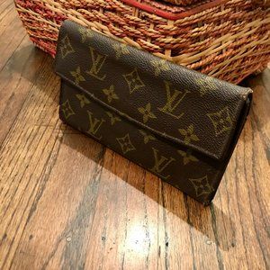 Louis Vuitton Monogram LV Wallet